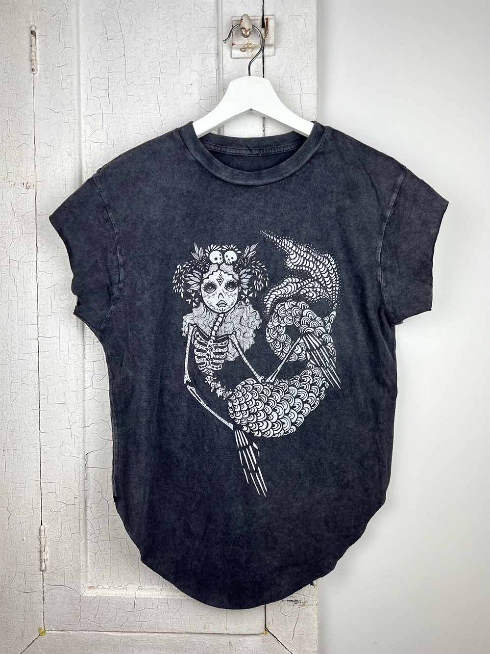 Side Slit Tee w/ Sugar Skull Mermaid