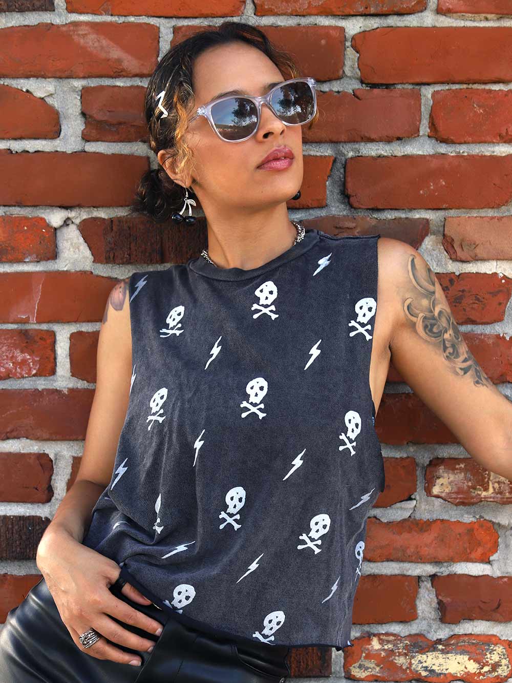 Skull + Bones and Lighting bolt pattern crop