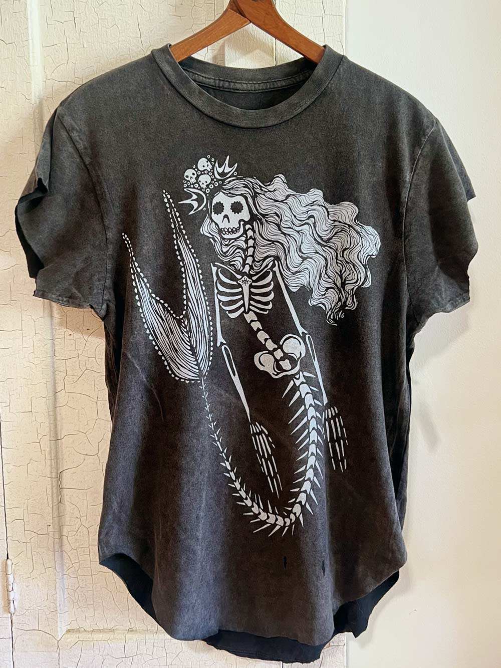 Skeleton Mermaid Tee | Hand-drawn | Mazu
